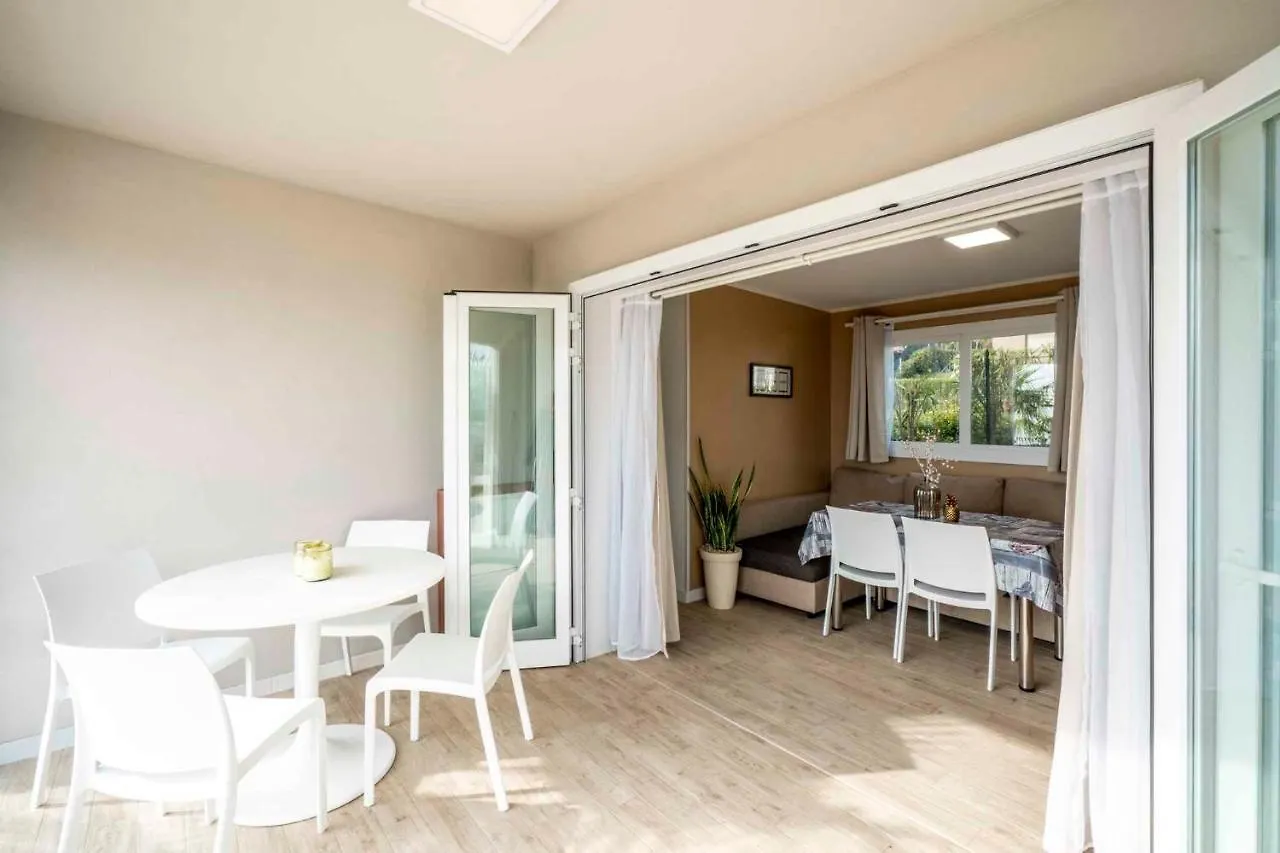 Apartment In Manerba Del Garda 22048
