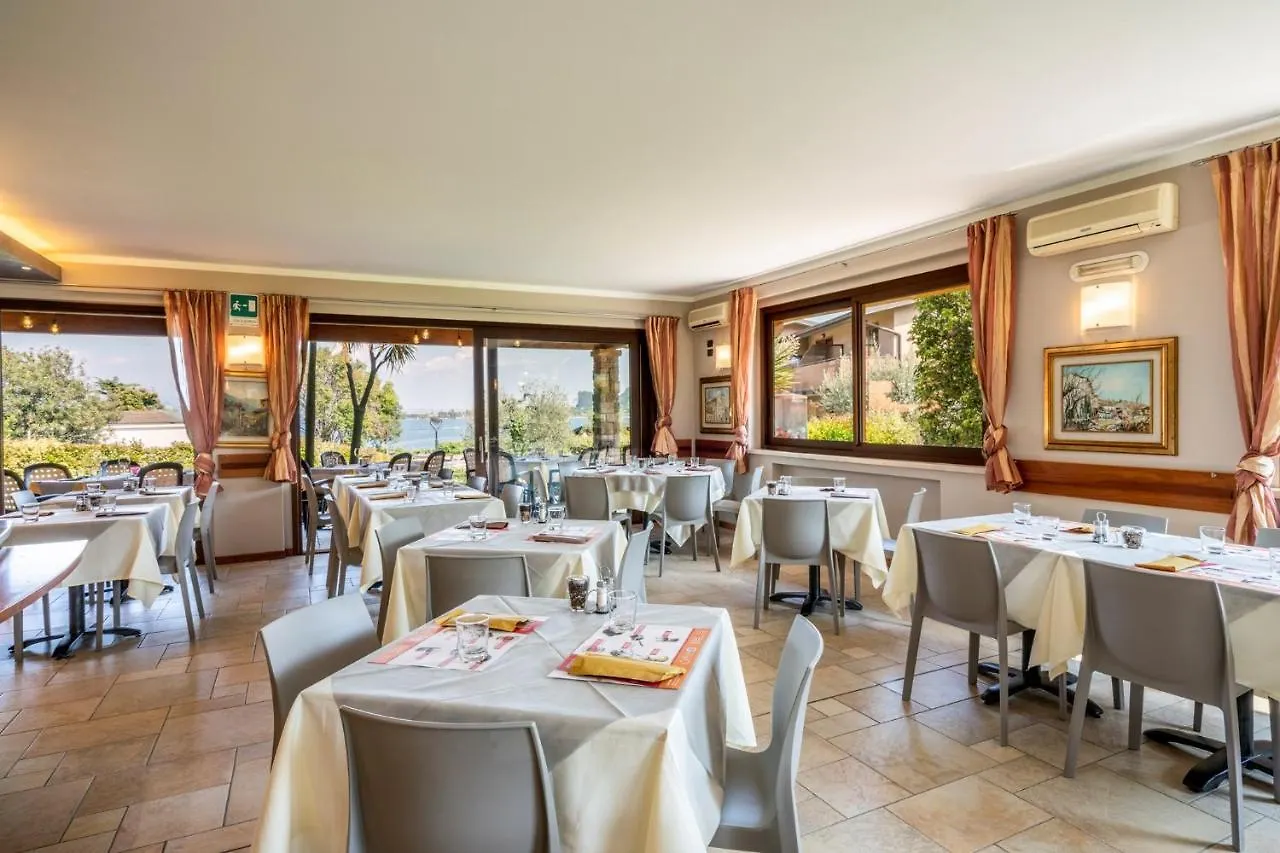 Apartment In Manerba Del Garda 22048